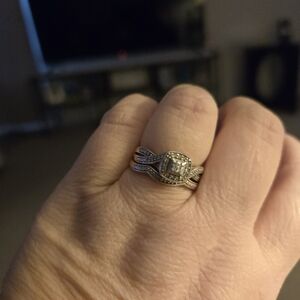 Elegant Silver Women's Ring